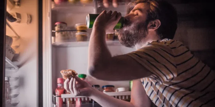 რა შეგიძლიათ მიირთვათ ძილის წინ, წონაში მატების გარეშე