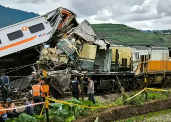 ინდონეზიაში სამგზავრო მატარებლები ერთმანეთს შეეჯახნენ, არის მსხვერპლი