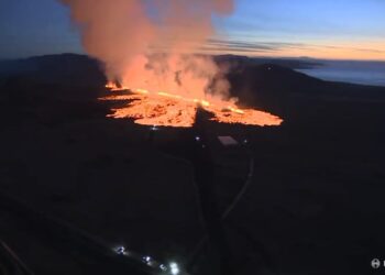 ისლანდიაში ვულკანი ამოიფრქვა