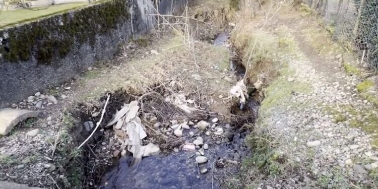 ექადიის უბანში, მოსახლეობა მეწყრული პროცესის შეჩერებას ითხოვს