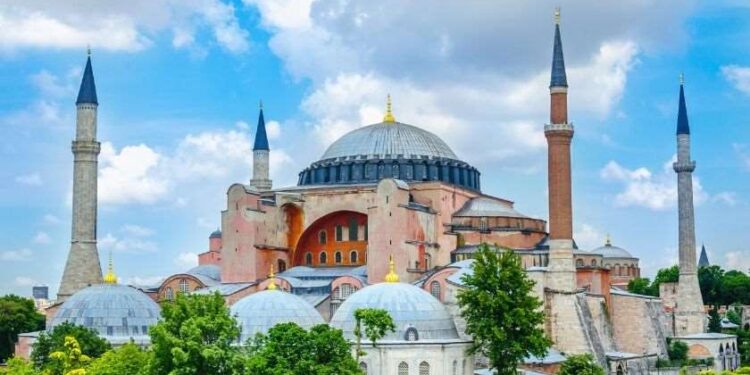სტამბულში, აია სოფიაში შესვლა ფასიანი ხდება