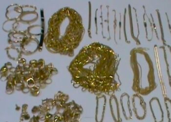 128 159 ლარის, ოქროს საიუველირო ნაკეთობების უკანონოდ გადმოტანის ფაქტი, სარფის საბაჟოზე