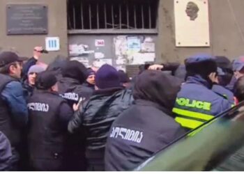 თბილისში, აღსრულების ეროვნული ბიუროს მიერ საცხოვრებელი სახლიდან ოჯახის გამოსახლებას ხმაური მოჰყვა