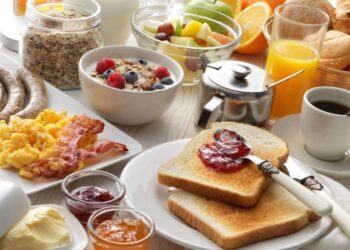 რომელია საუზმობისთვის ყველაზე კარგი დრო და რა პროდუქტები არ უნდა მიირთვათ დილით – ნუტრიციოლოგების განმარტება