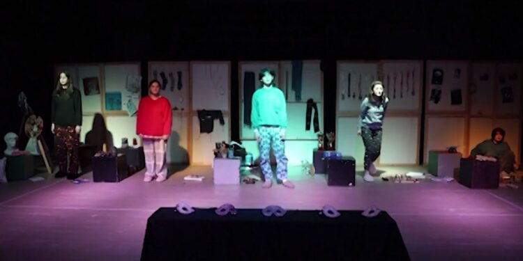 #4 საჯარო სკოლის მოსწავლეების მონაწილეობით, ოზურგეთის დრამატულ თეატრში სპექტაკლის „შეგიძლია დამინახო?“ პრემიერა შედგა