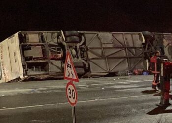 თურქეთში სამგზავრო ავტობუსი გადაბრუნდა, დაიღუპა 9 და დაშავდა 30 ადამიანი