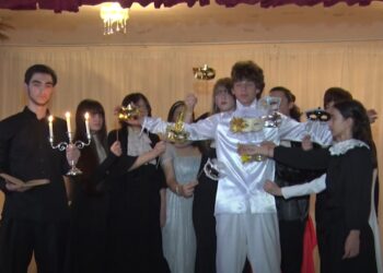 ოზურგეთის #2 საჯარო სკოლის მოსწავლეებმა სპექტაკლი „ნამდვილი და უფრო ნამდვილი შექსპირი“ წარმოადგინეს