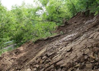 ქუთაისი(ჭომა)-ალპანა-მამისონის უღელტეხილის გზის მონაკვეთზე კლდოვანი მასა ჩამოიშალა