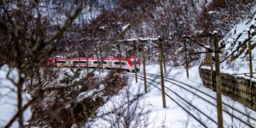 სოფელ მოლითში მეწყრის ჩამოწოლის გამო რეისზე არსებული მატარებლები ვეღარ გააგრძელებენ მოძრაობას – უამინდობის გამო უქმდება ხვალინდელი რეისებიც