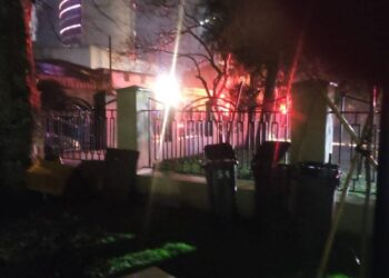 ბათუმში, ერთ-ერთ საცხოვრებელ სახლში, ხანძარი გაჩნდა