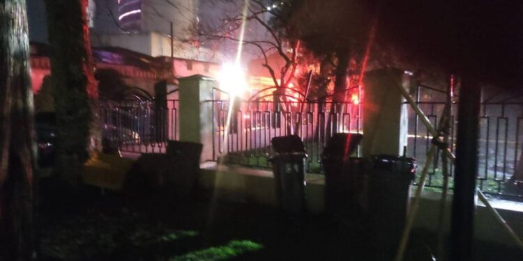 ბათუმში, ერთ-ერთ საცხოვრებელ სახლში, ხანძარი გაჩნდა