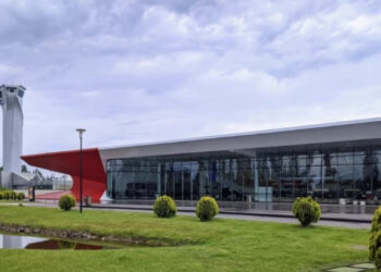 ქუთაისი-ბარსელონას რეისის თვითმფრინავის ბორტზე გამნაღმველები და სამართალდამცველები მუშაობენ