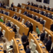 პრეზიდენტის შესვლისას უმრავლესობის დეპუტატები ფეხზე არ წამოდგნენ