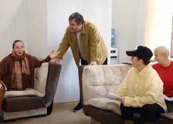 ვიდეო – ოზურგეთის თეატრის დასთან ახალ სპექტაკლზე გურამ აბესაძე მუშაობს