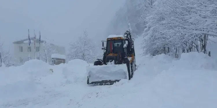 ხულოში ცენტრალურ საავტომობილო გზაზე ზვავი ჩამოწვა