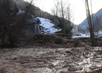 ხულოში საცხოვრებელი სახლების მიმდებარედ მეწყერი განვითარდა, ევაკუირებულია 35 ოჯახი