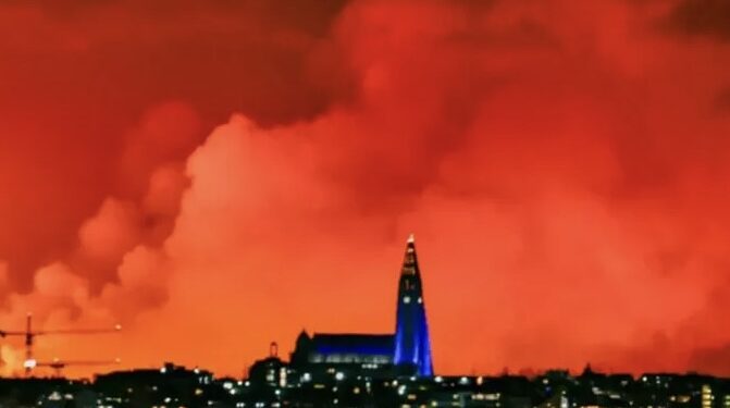 ისლანდიაში ვულკანი ამოიფრქვა, ლავა ქალაქს უახლოვდება