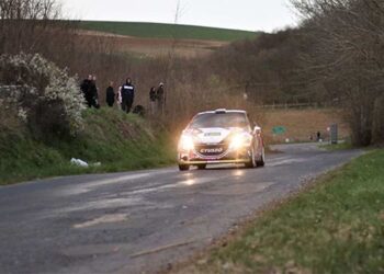 რბოლაზე მისულ მაყურებელს ავტომობილი დაეჯახა ოთხი ადამიანი დაიღუპა, რვა კი დაშავდა – ტრაგიკული შემთხვევა უნგრეთში