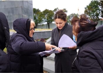 პარტია „მოქალაქეეები“ ლანჩხუთში საპენსიო სესხებით დაზარალებულ მოქალაქეებს შეხვდნენ