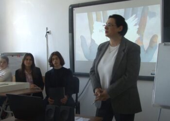 “ონლაინ დედა” – ოზურგეთის #3 საჯარო სკოლამ დოკუმენტური ფილმის ჩვენება გამართა