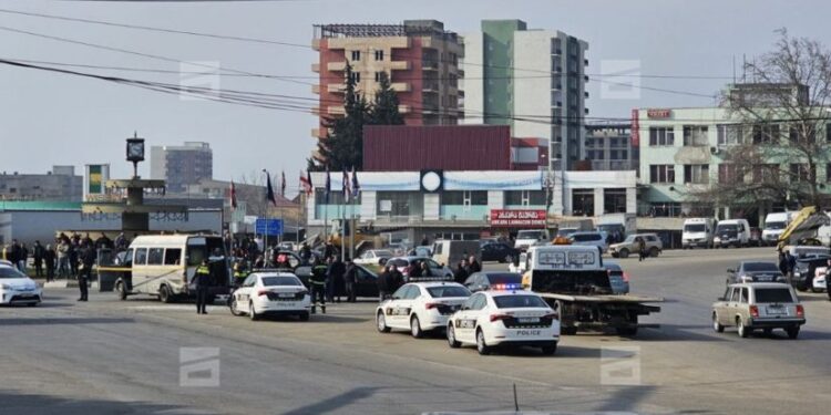 ერთი ადამიანი დაიღუპა მიკროავტობუსის და მსუბუქი ავტომანქანის შეჯახების შედეგად მარნეულში