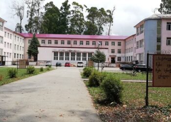 დაბა ჩაქვის პირველ საჯარო სკოლაში სამართალდამცავები არიან მობილიზებული