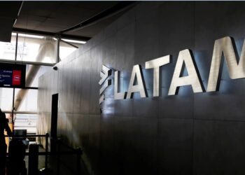 ფრენის დროს “ბოინგ 787”-ის უეცარი ვარდნის შედეგად 50 ადამიანი დაშავდა