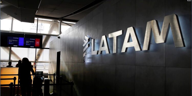 ფრენის დროს “ბოინგ 787”-ის უეცარი ვარდნის შედეგად 50 ადამიანი დაშავდა