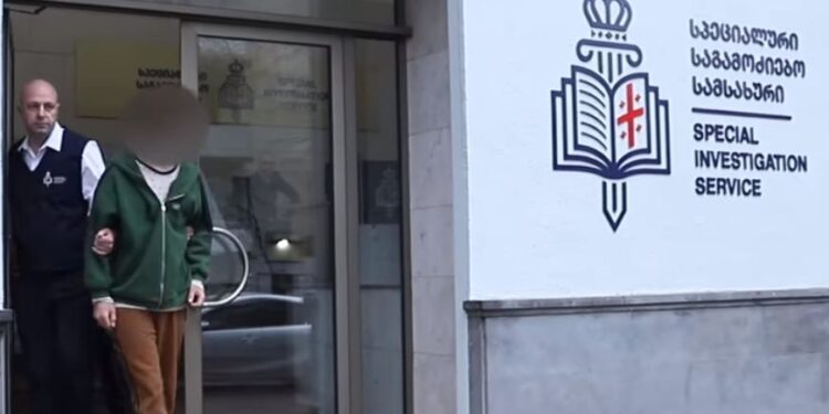 დაკავებულია 17 წლის ბიჭი, რომელიც 16 წლის გოგოს ინტიმური ხასიათის ვიდეოს გადაღებას აიძულებდა