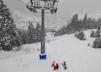 ამ წუთებში ბაკურიანში ზვავში მოყოლილ მამაკაცს ეძებენ