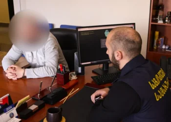 ფინანსთა სამინისტროს საგამოძიებო სამსახურმა ე.წ. ქოლ ცენტრების საქმეზე ორი პირი დააკავა