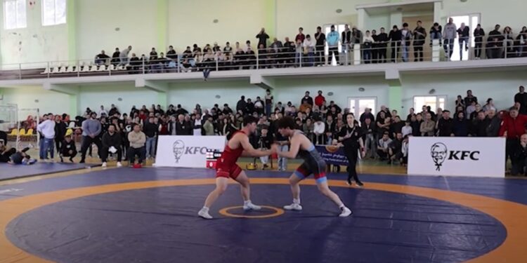 ვიდეო – ოზურგეთში ბერძნულ–რომაულ ჭიდაობაში 20 წლამდელთა შორის საქართველოს პირველობა გაიმართა