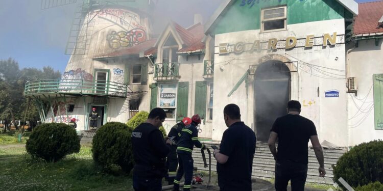 ბათუმში, ერთ-ერთ რესტორანში ხანძარია