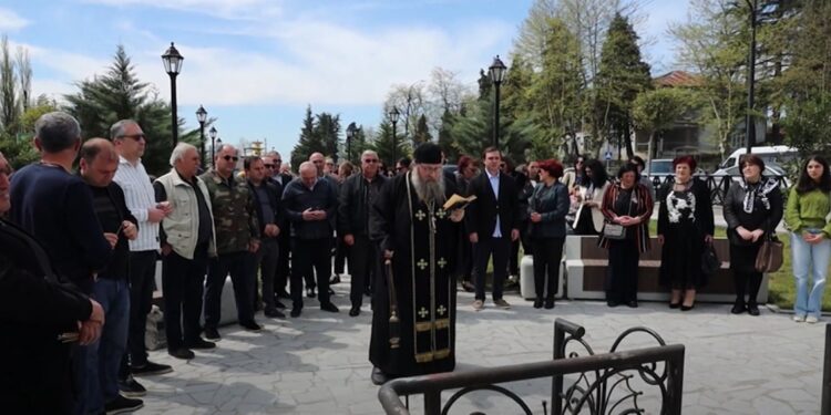 ვიდეო – გურიის ადაგილობრივი ხელისუფლების წარმომადგენლებმა 9 აპრილს დაღუპულების ხსოვნას პატივი მიაგეს
