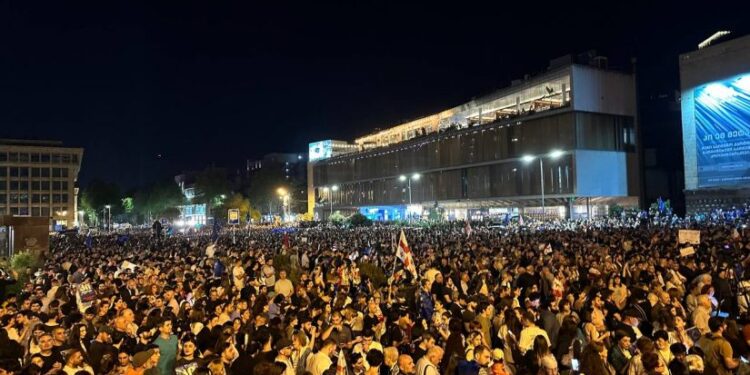 აქციის ორგანიზატორები – თუ 29 აპრილს მოულოდნელად ჩაინიშნება „რუსული კანონის“ პლენარული მოსმენა, საზოგადოებრივი ჯგუფები მოუწოდებენ მოქალაქეებს, ხელი შეუშალონ ანტიკონსტიტუციური კანონის მიღებას