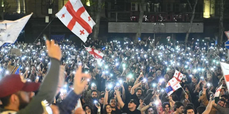 „უცხოური გავლენის გამჭვირვალობის შესახებ“ კანონპროექტის წინააღმდეგ პროტესტი პარლამენტთან დღეს, 12:00 საათიდან განახლდება