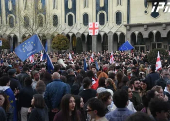„თავისუფლების მარშის” მონაწილეები პარლამენტთან მივიდნენ