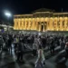 პარლამენტთან “უცხოური გავლენის გამჭვირვალობის შესახებ” კანონპროექტის წინააღმდეგ პროტესტი გრძელდება – გადაკეტილია რუსთაველის გამზირი