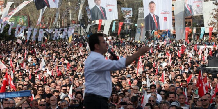 თურქეთის მუნიციპალურ არჩევნებში, ოპოზიციური პარტია ლიდერობს