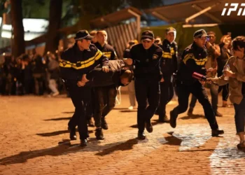 პარლამენტის მიმდებარედ აქციაზე ვითარება კვლავ დაიძაბა – პოლიციამ აქციის კიდევ რამდენიმე მონაწილე დააკავა