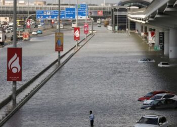 დუბაიში ძლიერ წყალდიდობას მსხვერპლი მოჰყვა, გაუქმდა 290-მდე ავიარეისი