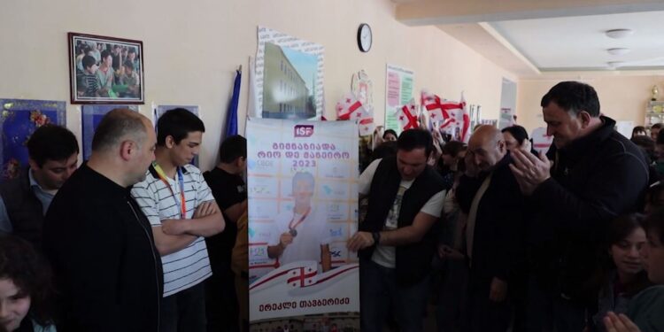 ოზურგეთის #4 საჯარო სკოლამ საქართველოს ჩემპიონს, ერეკლე თავბერიძეს საზეიმო დახვედრა მოუწყო