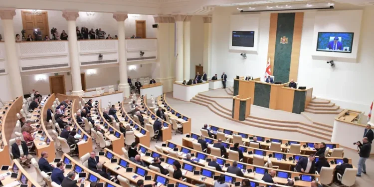 პარლამენტში ე.წ.„აგენტების კანონის“ განხილვა შეჩერდა, პლენარული სხდომა 17 აპრილს გაგრძელდება