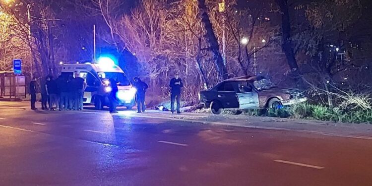 მიკროავტობუსი და მსუბუქი ავტომანქანა ერთმანეთს შეეჯახა – ავარია თბილისში