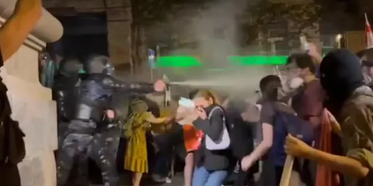 შსს – აქციის მონაწილეები არ დაემორჩილნენ სამართალდამცველთა კანონიერ მოთხოვნებს – მართლწესრიგის აღდგენის მიზნით, გამოყენებული იქნა კანონით დადგენილი სპეციალური საშუალებები