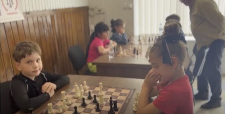 ვიდეო – ოზურგეთში დამოუკიდებლობის დღისადმი მიძღვნილი საჭადრაკო ტურნირი გაიმართა