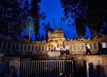 გრანდიოზული ბოლო ზარი და საზეიმო განწყობა სოფელ შრომაში – მე-12 კლასელები სკოლას ემშვიდობებიან