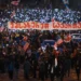 „თავისუფლების მარშის“ მონაწილეები მსვლელობით შინაგან საქმეთა სამინისტროსთან მიემართებიან