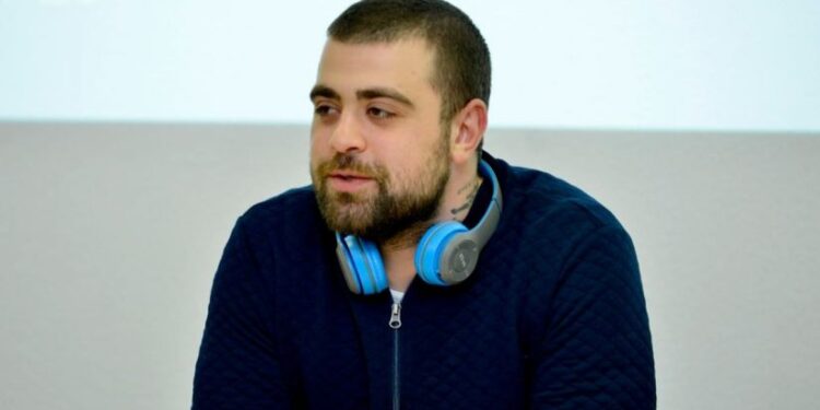 პოლიციამ “მთავარი არხის” “შენი დილის” თანაწამყვანი, ლევან აბდუშელიშვილი დააკავეს