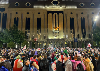 რუსთაველზე რუსული კანონის წინააღმდეგ მორიგი აქცია იმართება – გამზირი გადაკეტილია